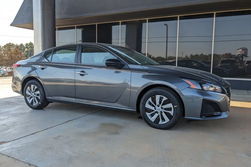 2025 Nissan Altima 2.5 S photo 1