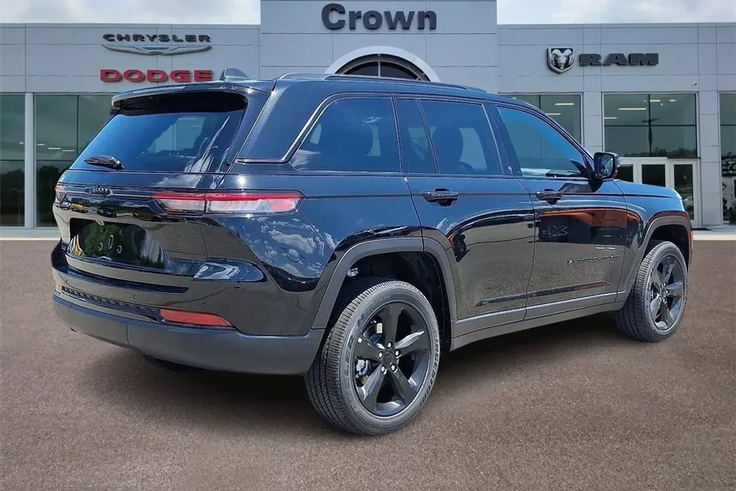 2025 Jeep Grand Cherokee Altitude X photo 1