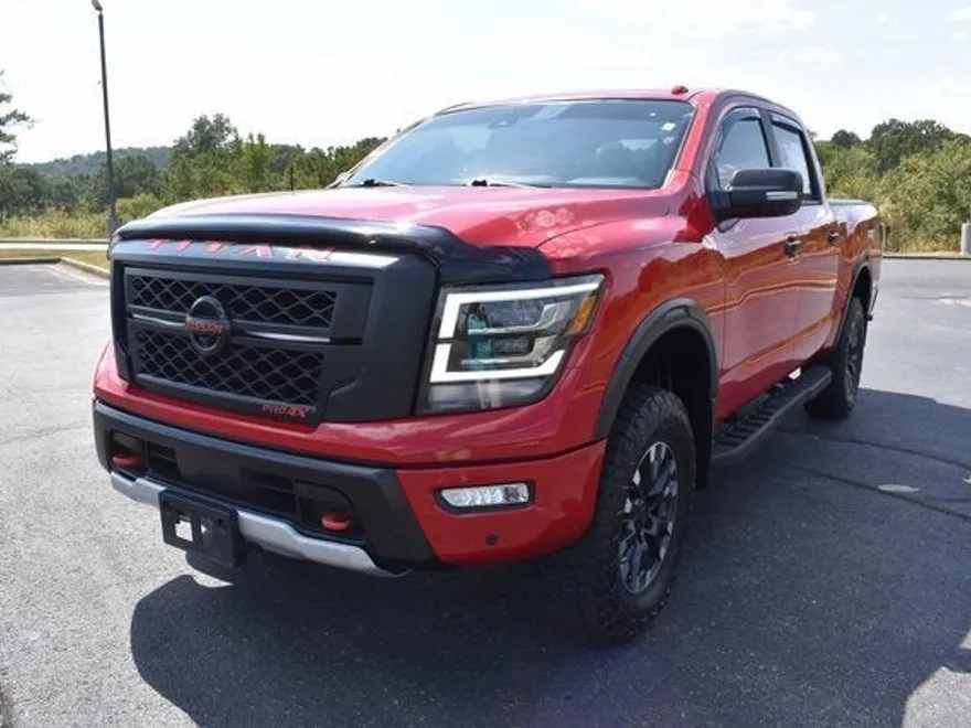 2020 Nissan Titan PRO-4X photo 1
