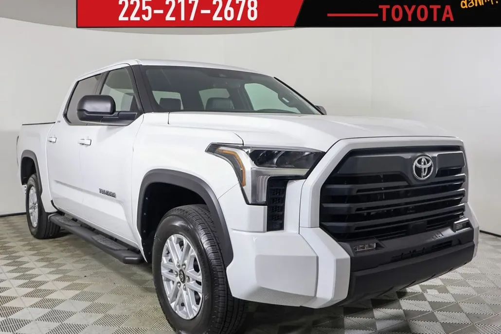 2025 Toyota Tundra SR5 photo 1