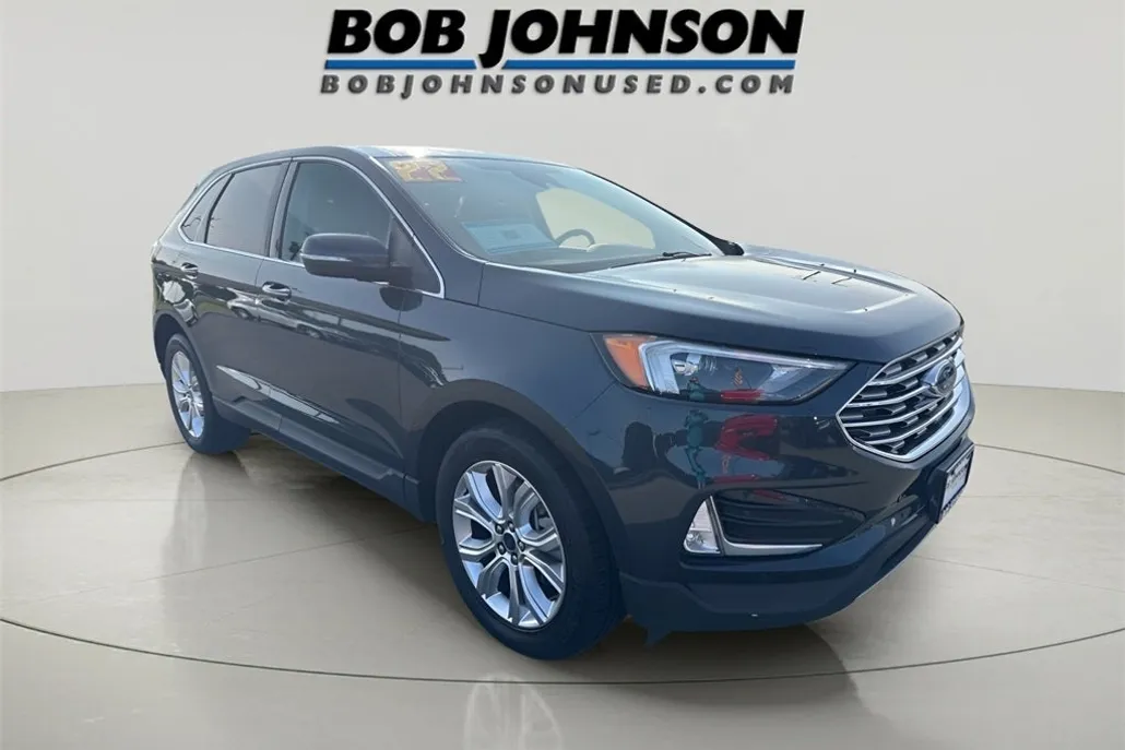 2022 Ford Edge Titanium photo 1