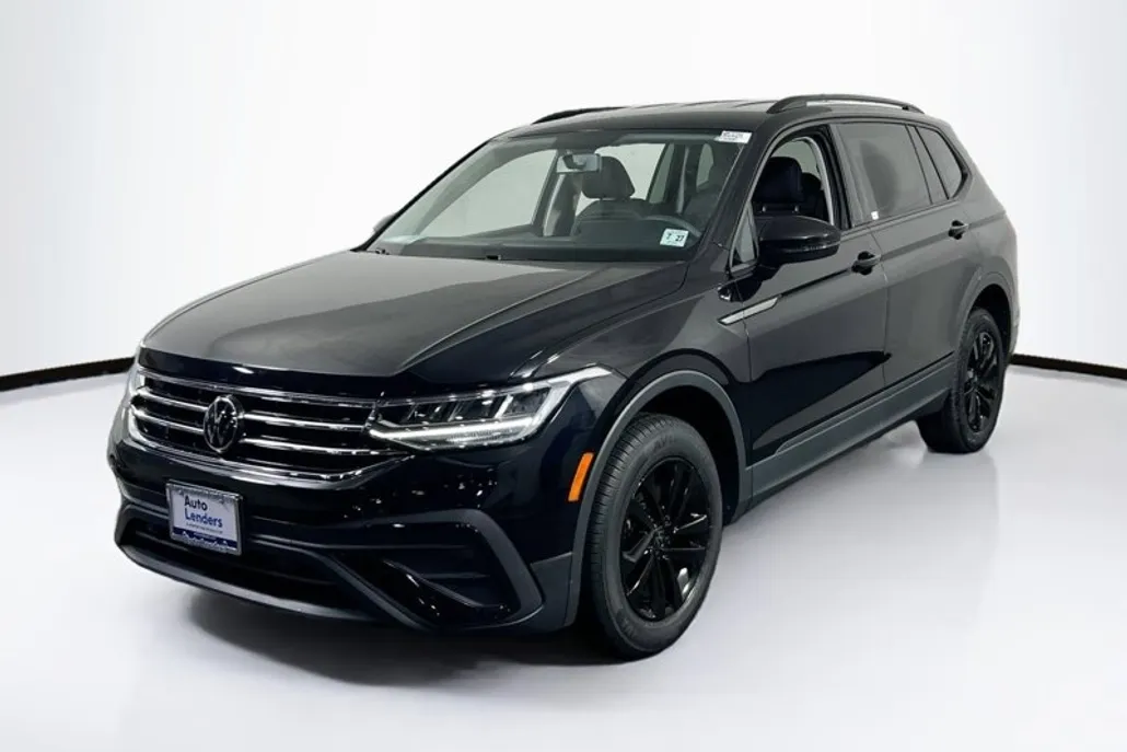 2022 Volkswagen Tiguan S photo 1