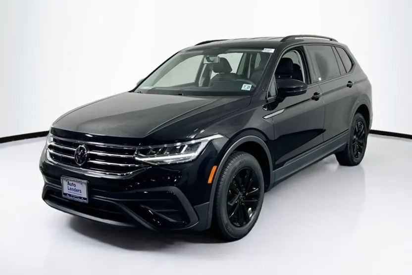 2022 Volkswagen Tiguan S photo 1