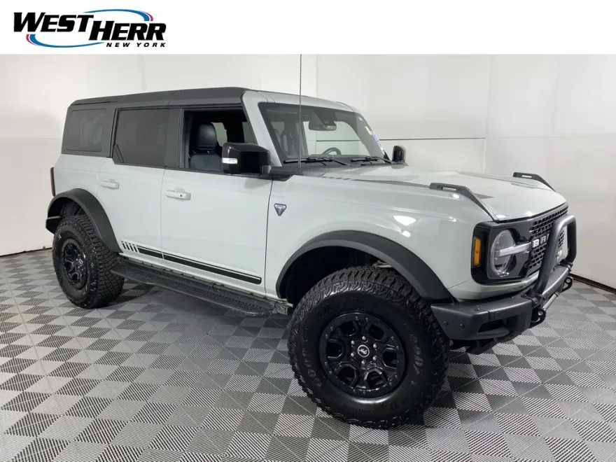 2021 Ford Bronco First Edition photo 1