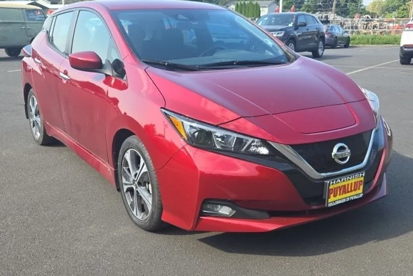 2022 Nissan Leaf SV photo 1