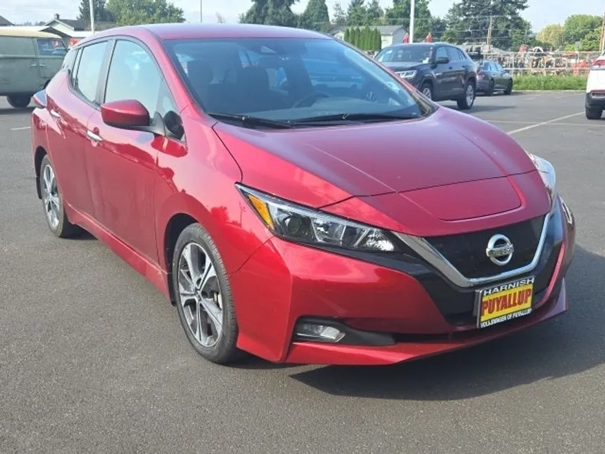 2022 Nissan Leaf SV photo 1