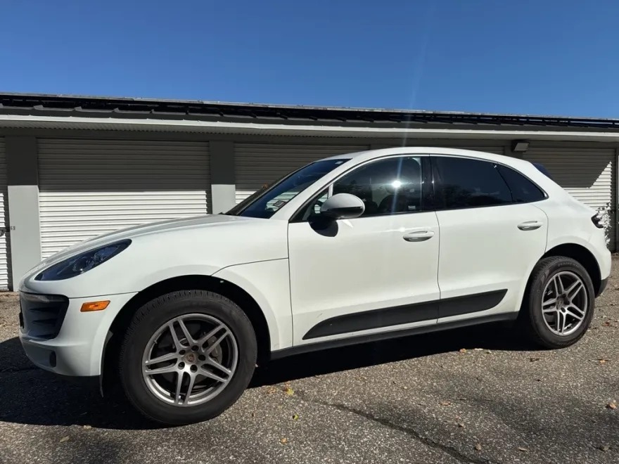 2018 Porsche Macan photo 1