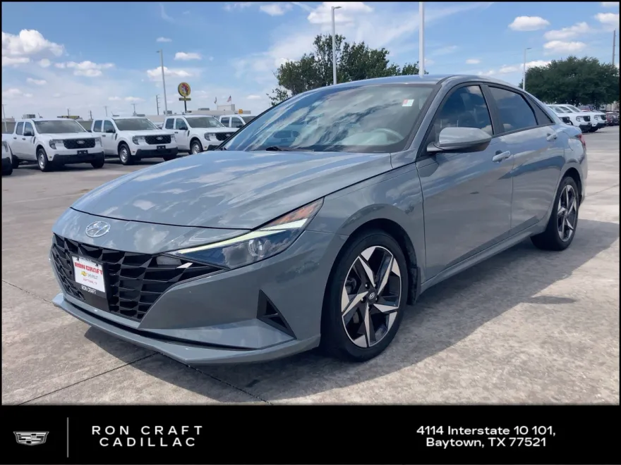 2023 Hyundai Elantra SEL photo 1