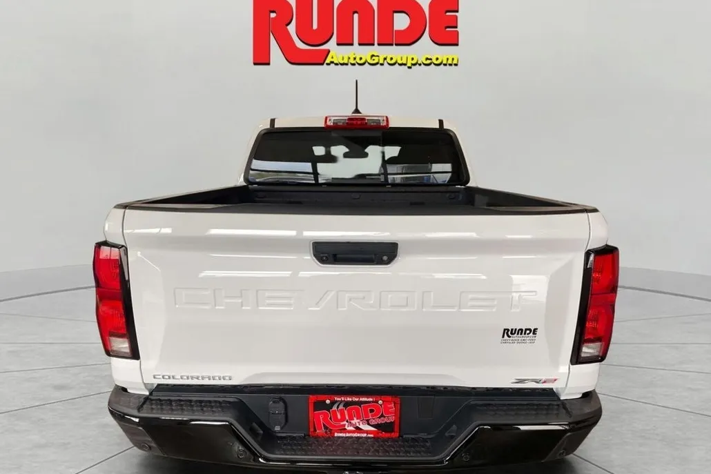 2025 Chevrolet Colorado ZR2 photo 1