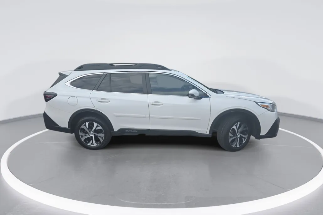 2022 Subaru Outback Limited photo 1