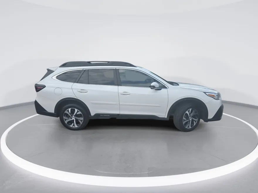 2022 Subaru Outback Limited photo 1