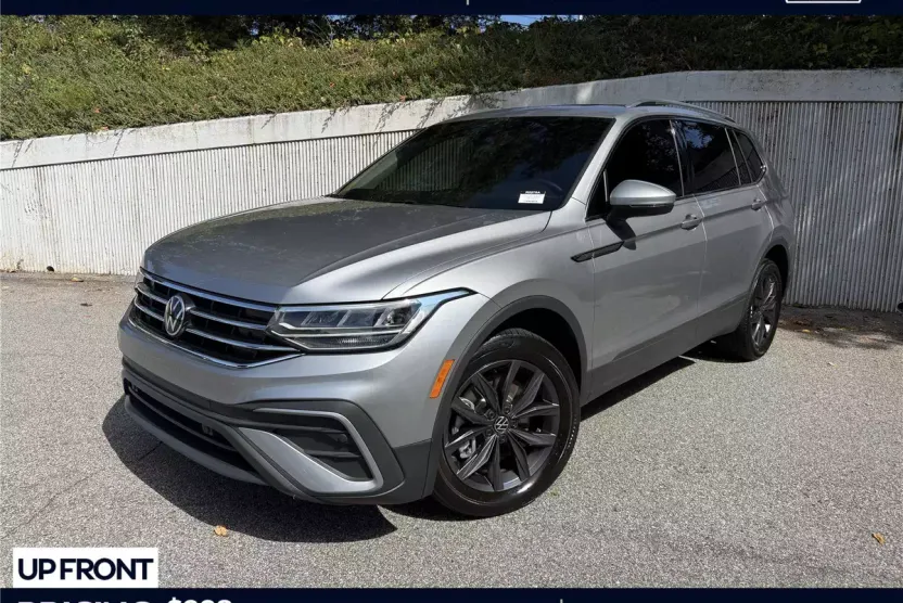 2023 Volkswagen Tiguan SE photo 1