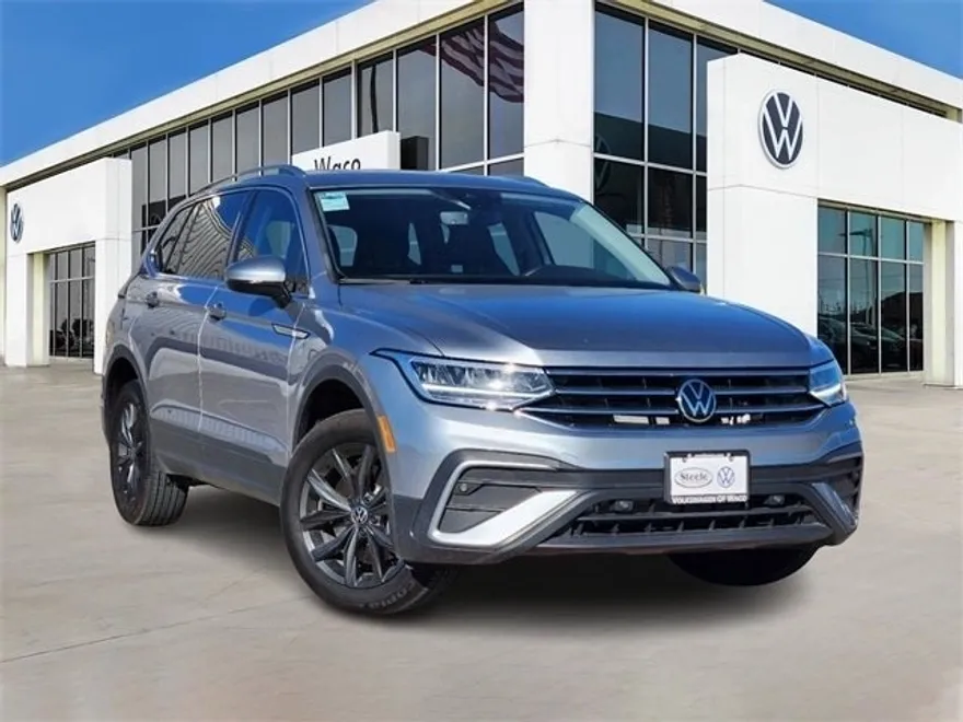 2024 Volkswagen Tiguan SE photo 1