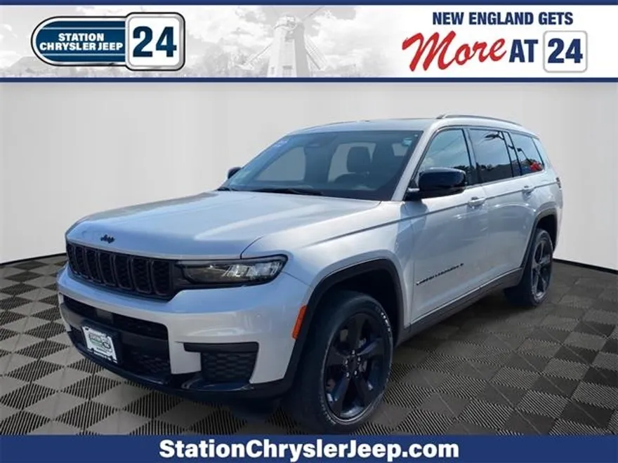 2022 Jeep Grand Cherokee Laredo photo 1