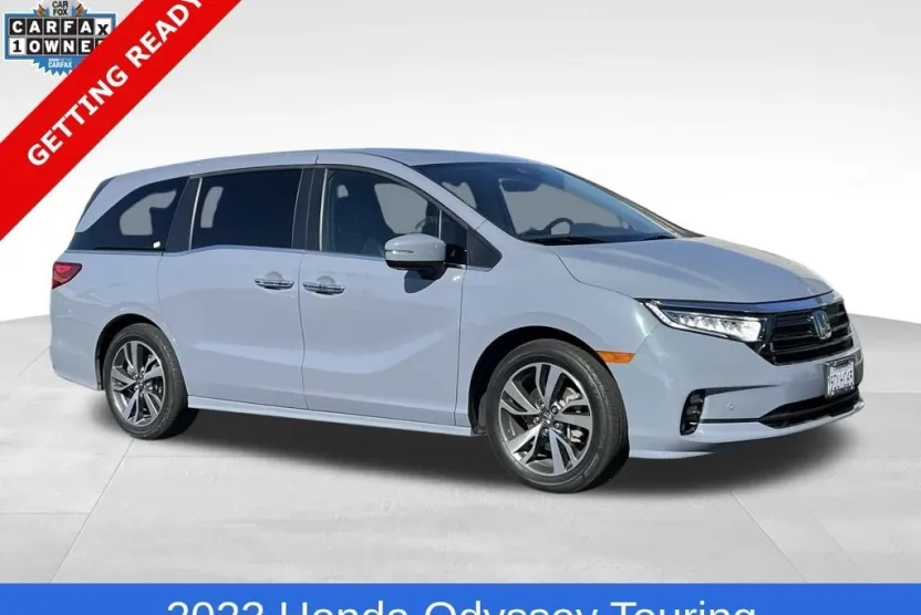 2023 Honda Odyssey Touring photo 1