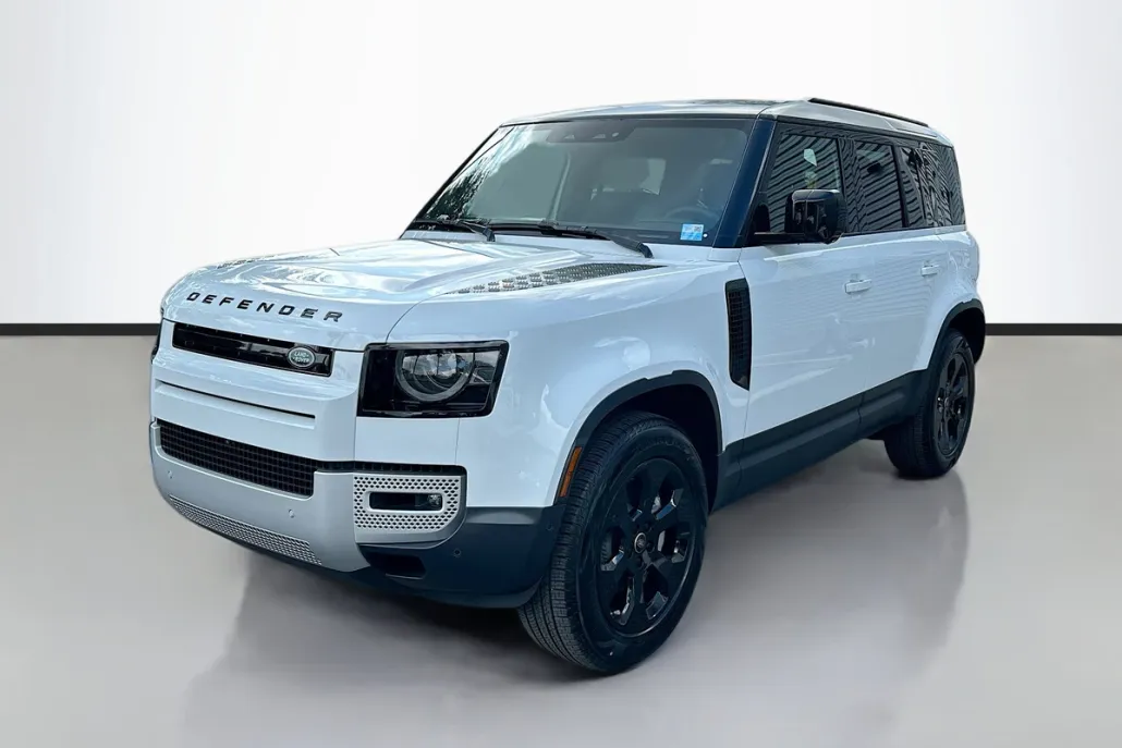 2025 Land Rover Defender 110 S photo 1