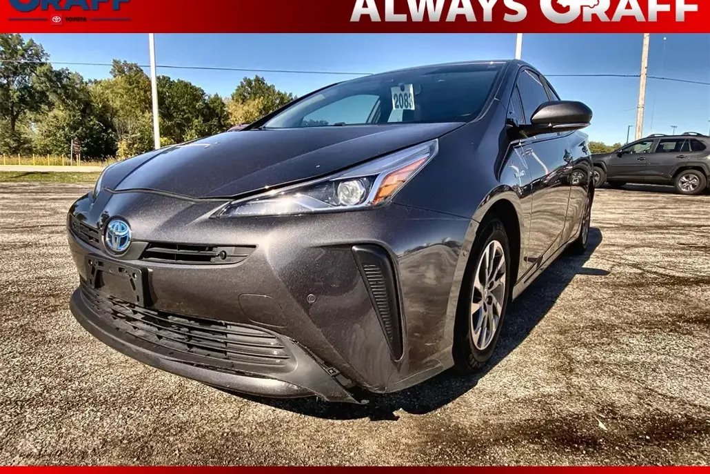 2019 Toyota Prius Limited photo 1