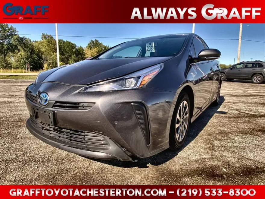 2019 Toyota Prius Limited photo 1