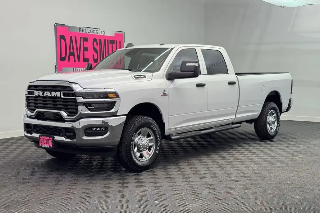 2025 Ram 3500 Tradesman photo 1