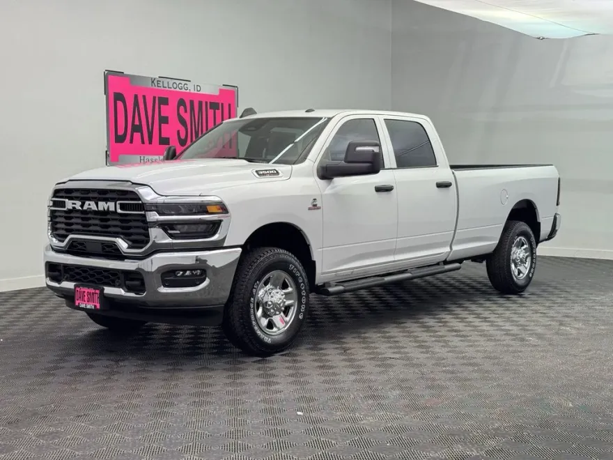 2025 Ram 3500 Tradesman photo 1