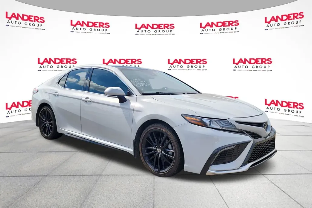 2022 Toyota Camry XSE photo 1