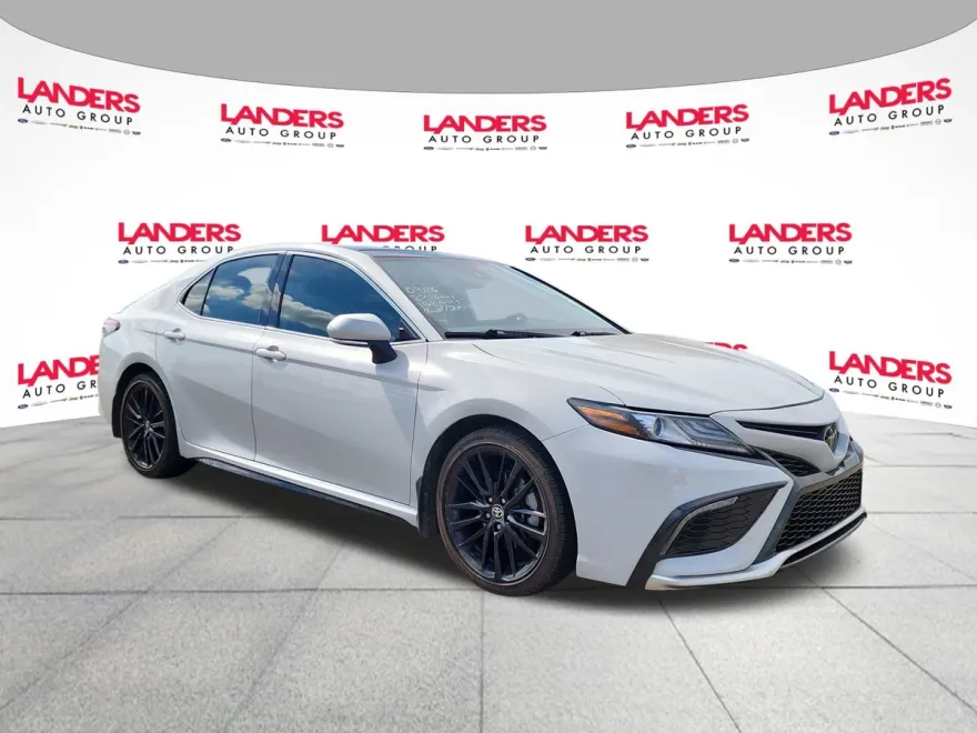 2022 Toyota Camry XSE photo 1