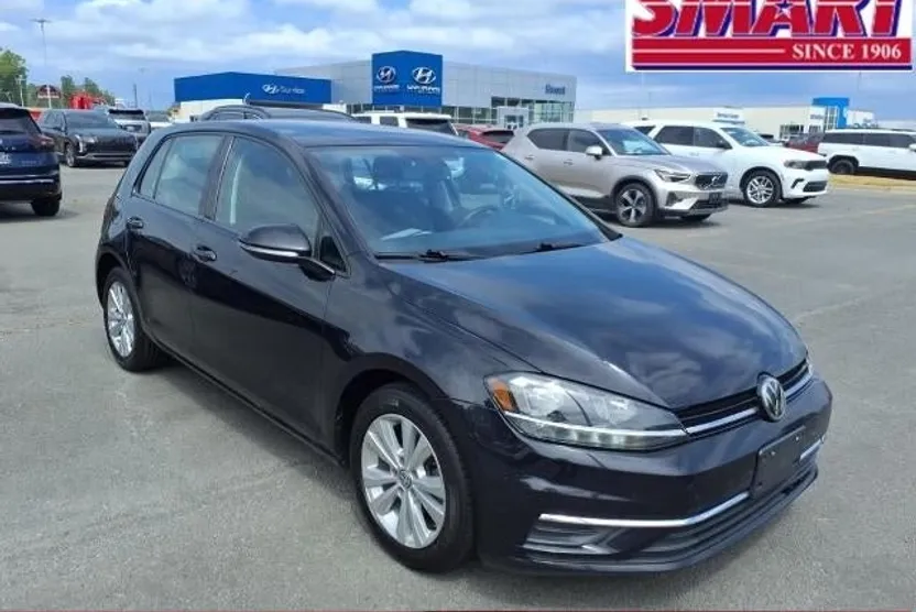2020 Volkswagen Golf TSI photo 1
