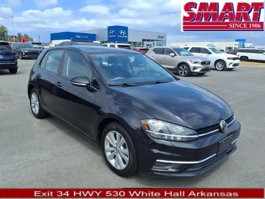 2020 Volkswagen Golf TSI photo 1