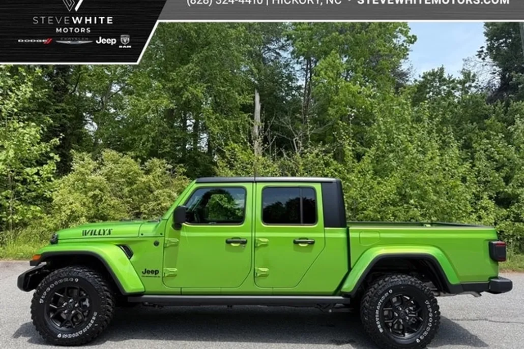 2025 Jeep Gladiator Willys photo 1