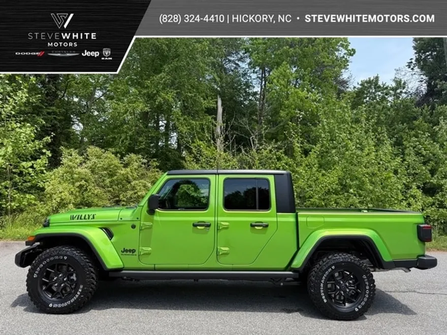 2025 Jeep Gladiator Willys photo 1