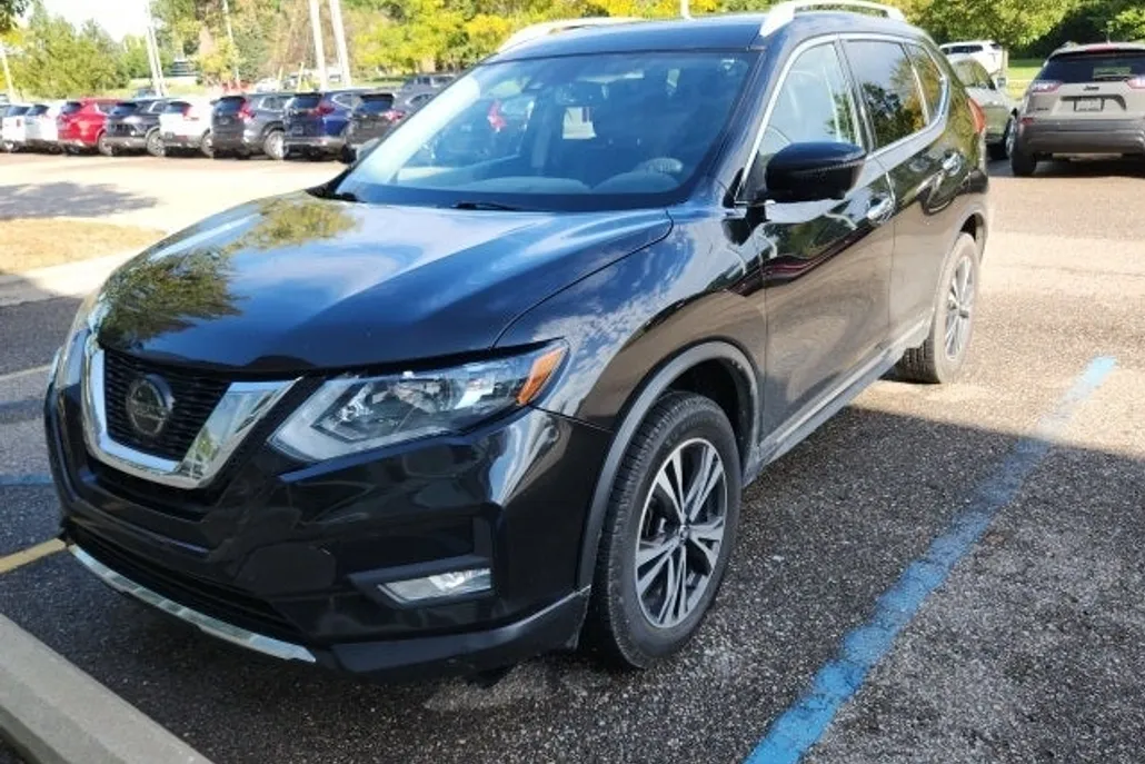 2018 Nissan Rogue SL photo 1