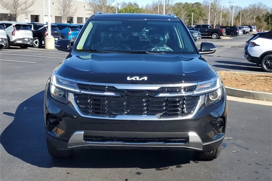 2024 Kia Seltos S photo 1