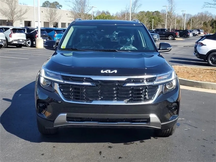 2024 Kia Seltos S photo 1