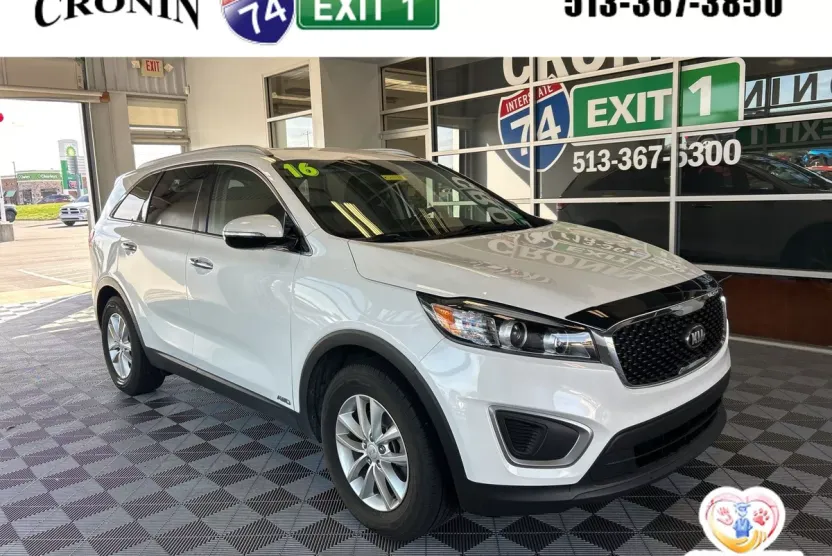 2016 Kia Sorento LX photo 1