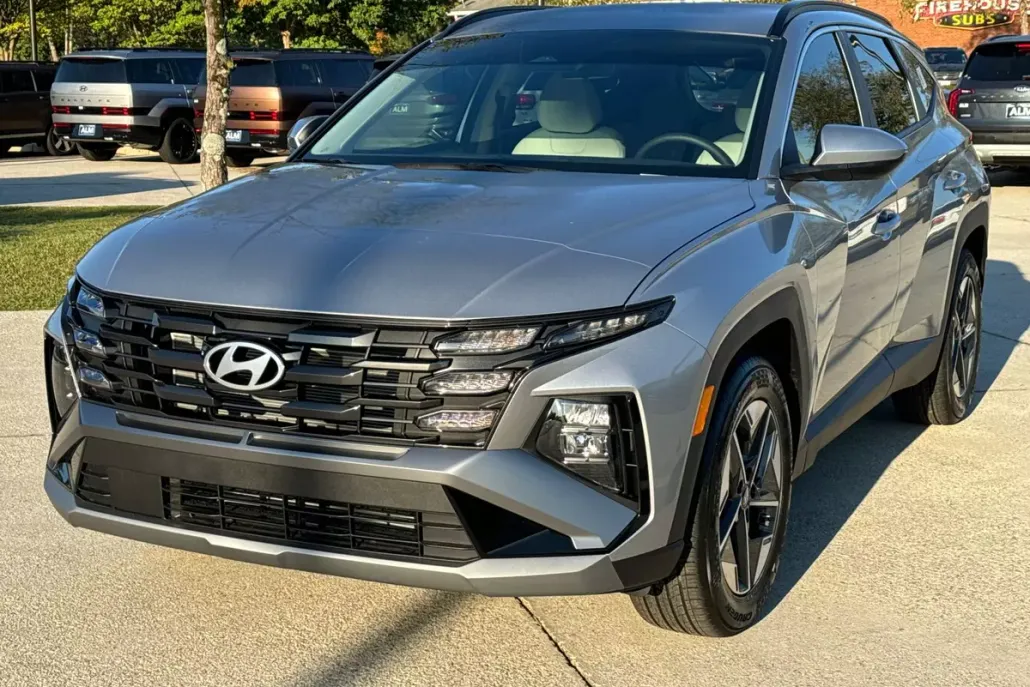 2025 Hyundai Tucson SEL photo 1
