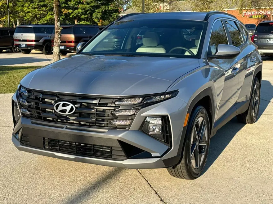 2025 Hyundai Tucson SEL photo 1