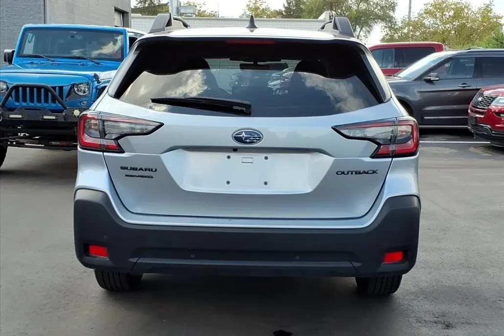 2023 Subaru Outback Onyx Edition photo 1
