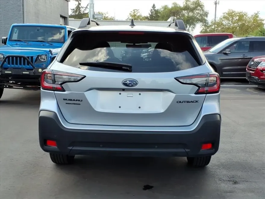 2023 Subaru Outback Onyx Edition photo 1