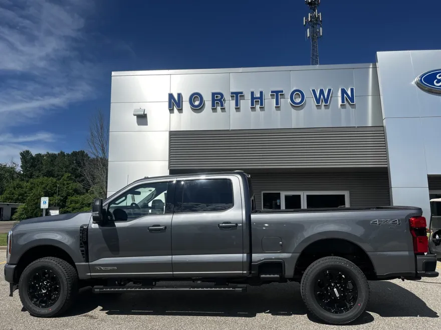 2025 Ford F-350 XLT photo 1