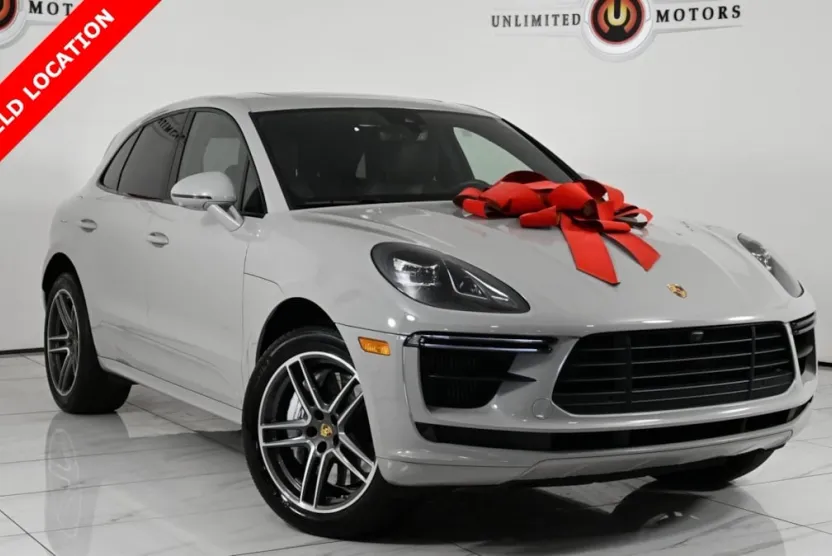 2021 Porsche Macan Turbo photo 1