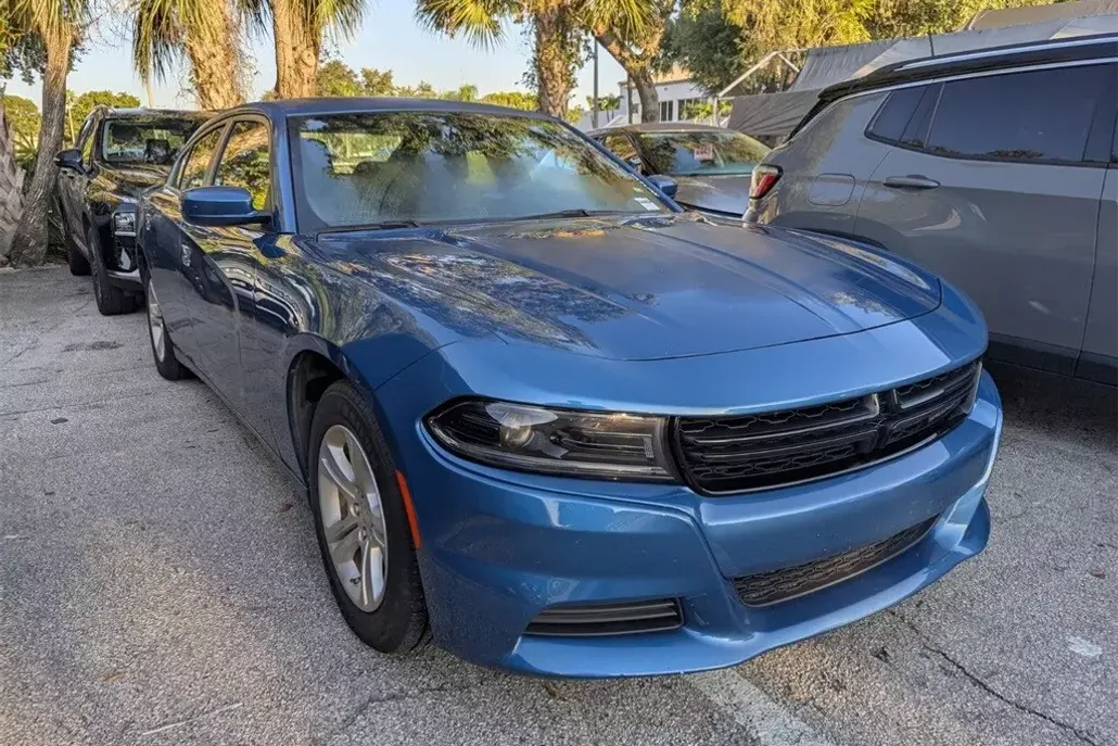 2022 Dodge Charger SXT photo 1