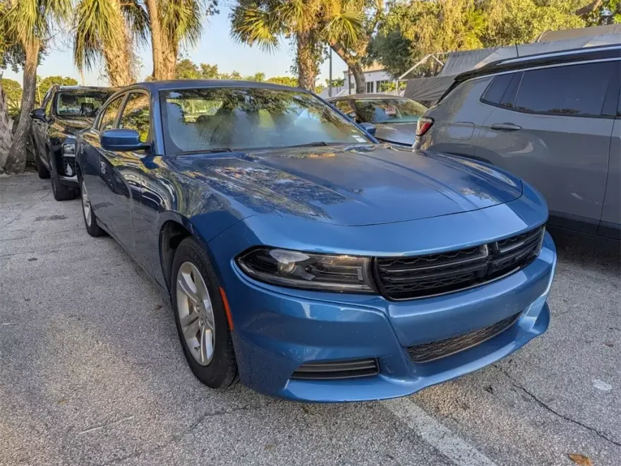 2022 Dodge Charger SXT photo 1