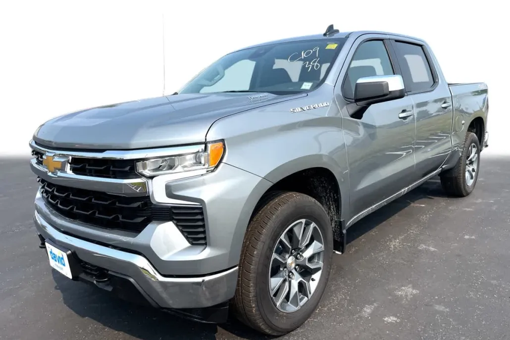 2026 Chevrolet Silverado 1500 LT photo 1