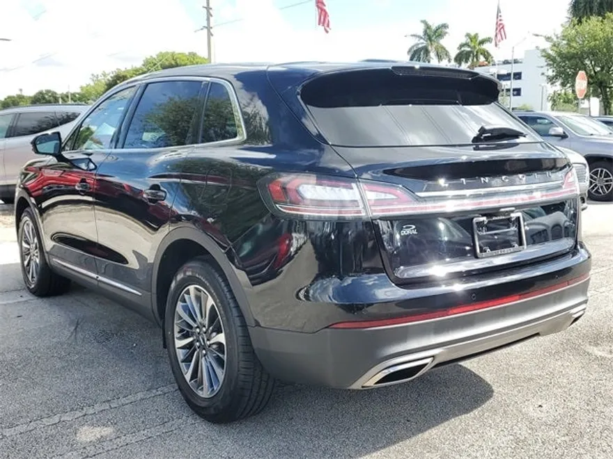2022 Lincoln Nautilus Standard photo 1