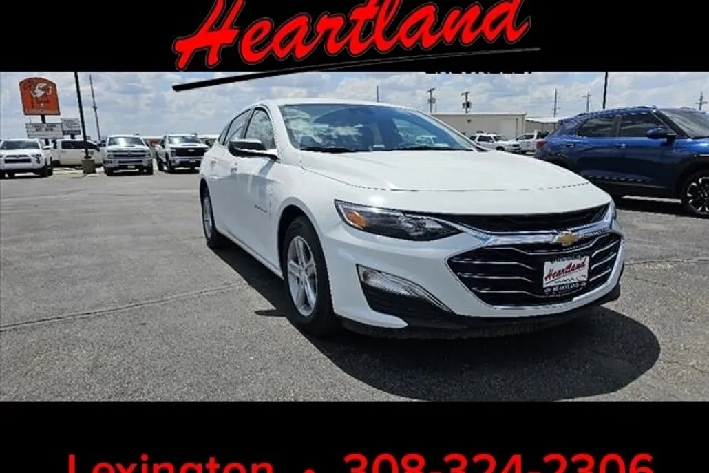 2025 Chevrolet Malibu photo 1