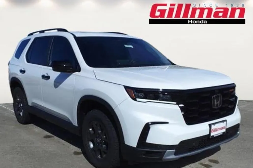 2025 Honda Pilot TrailSport photo 1