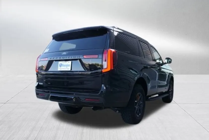 2025 Ford Expedition photo 1