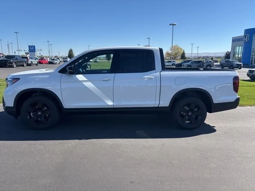 2026 Honda Ridgeline Black Edition photo 1