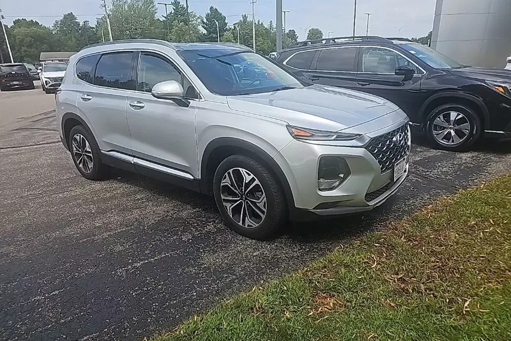 2019 Hyundai Santa Fe Ultimate photo 1