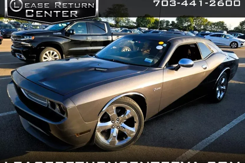 2014 Dodge Challenger SXT photo 1